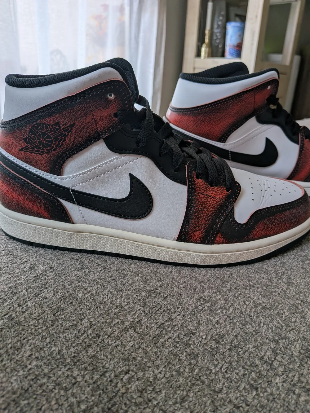 Nike Air Jordan 1 Mid SE 